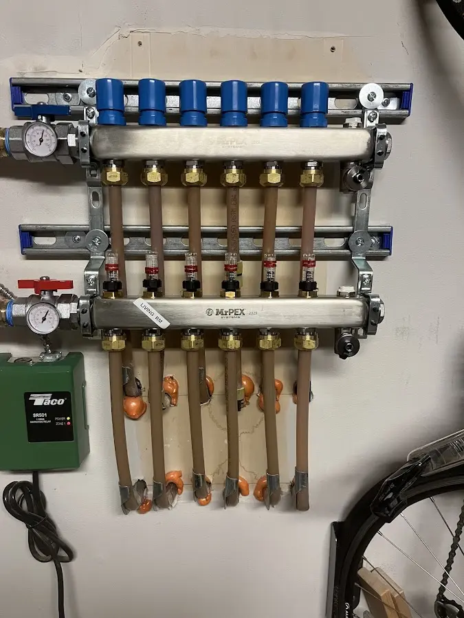 Plumber performing Gas Leak Detection at a residential property in Mukilteo